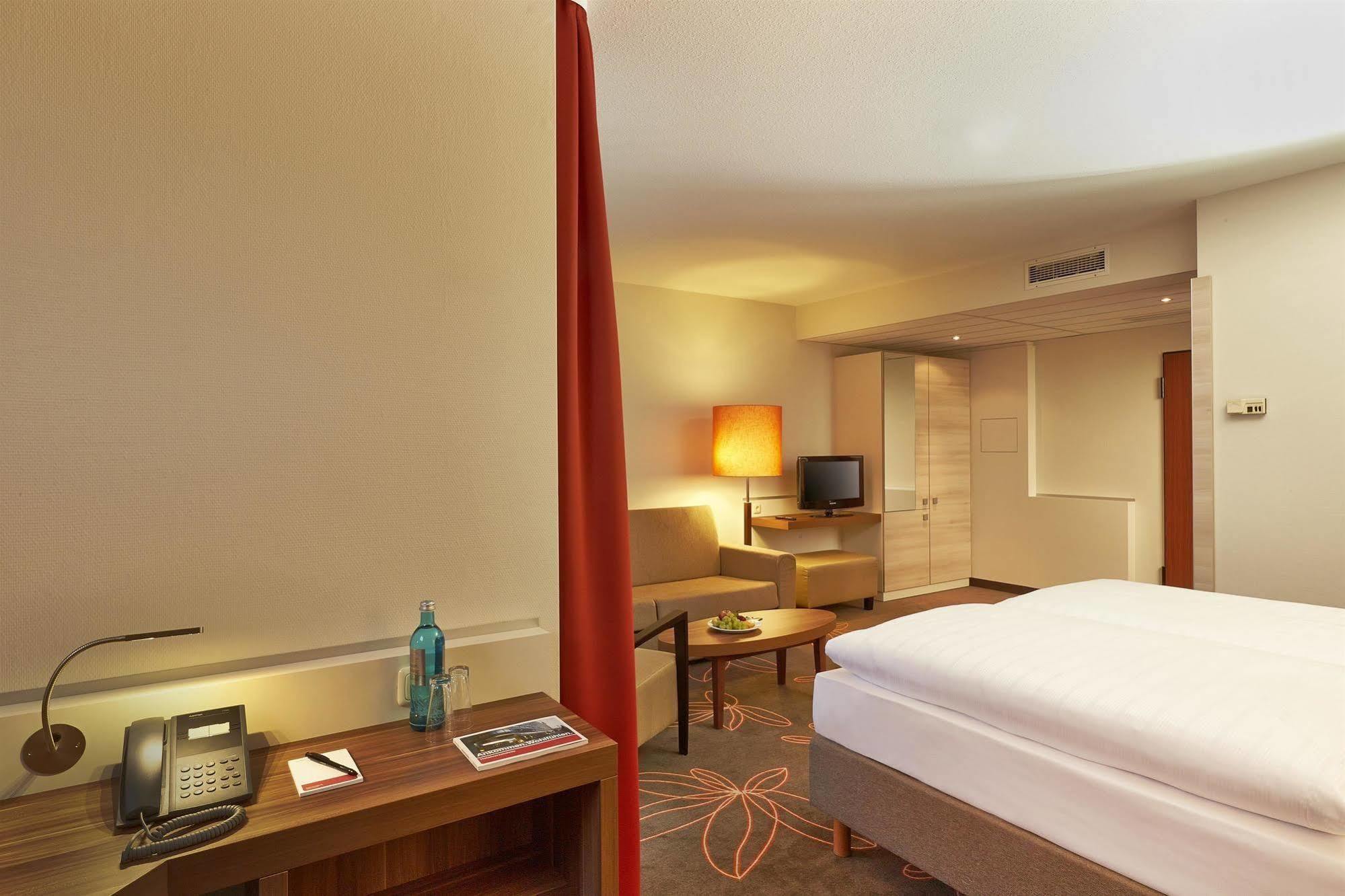 เอช+ โฮเต็ล ฮันโนเวอร์ Hotel ภายนอก รูปภาพ