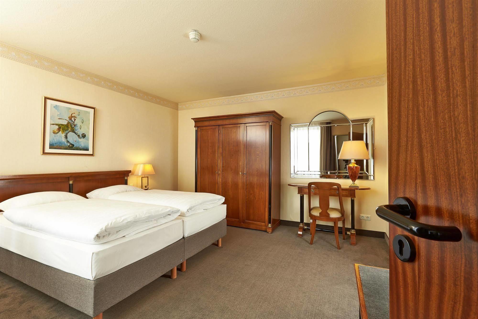 เอช+ โฮเต็ล ฮันโนเวอร์ Hotel ภายนอก รูปภาพ