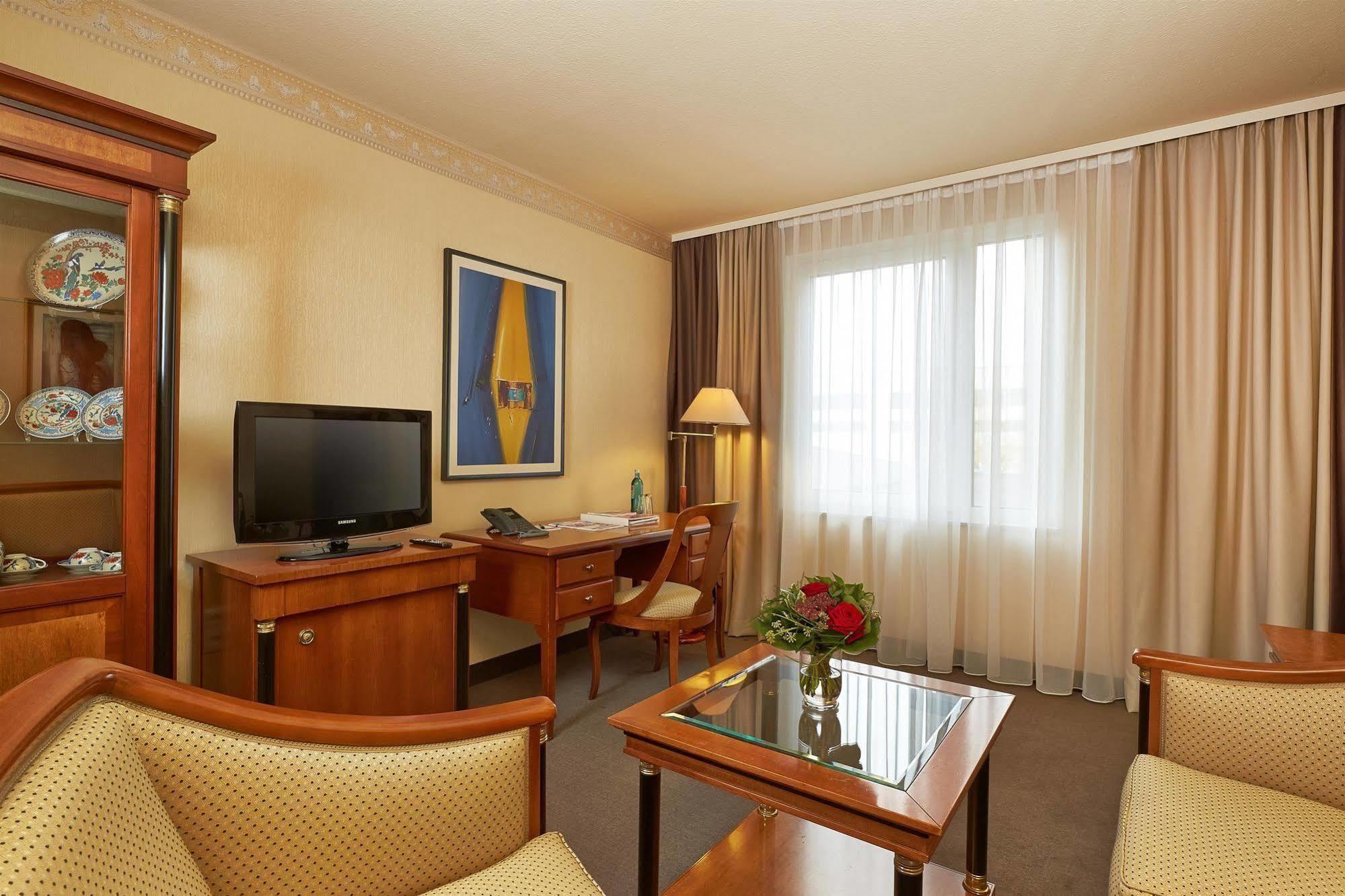 เอช+ โฮเต็ล ฮันโนเวอร์ Hotel ภายนอก รูปภาพ