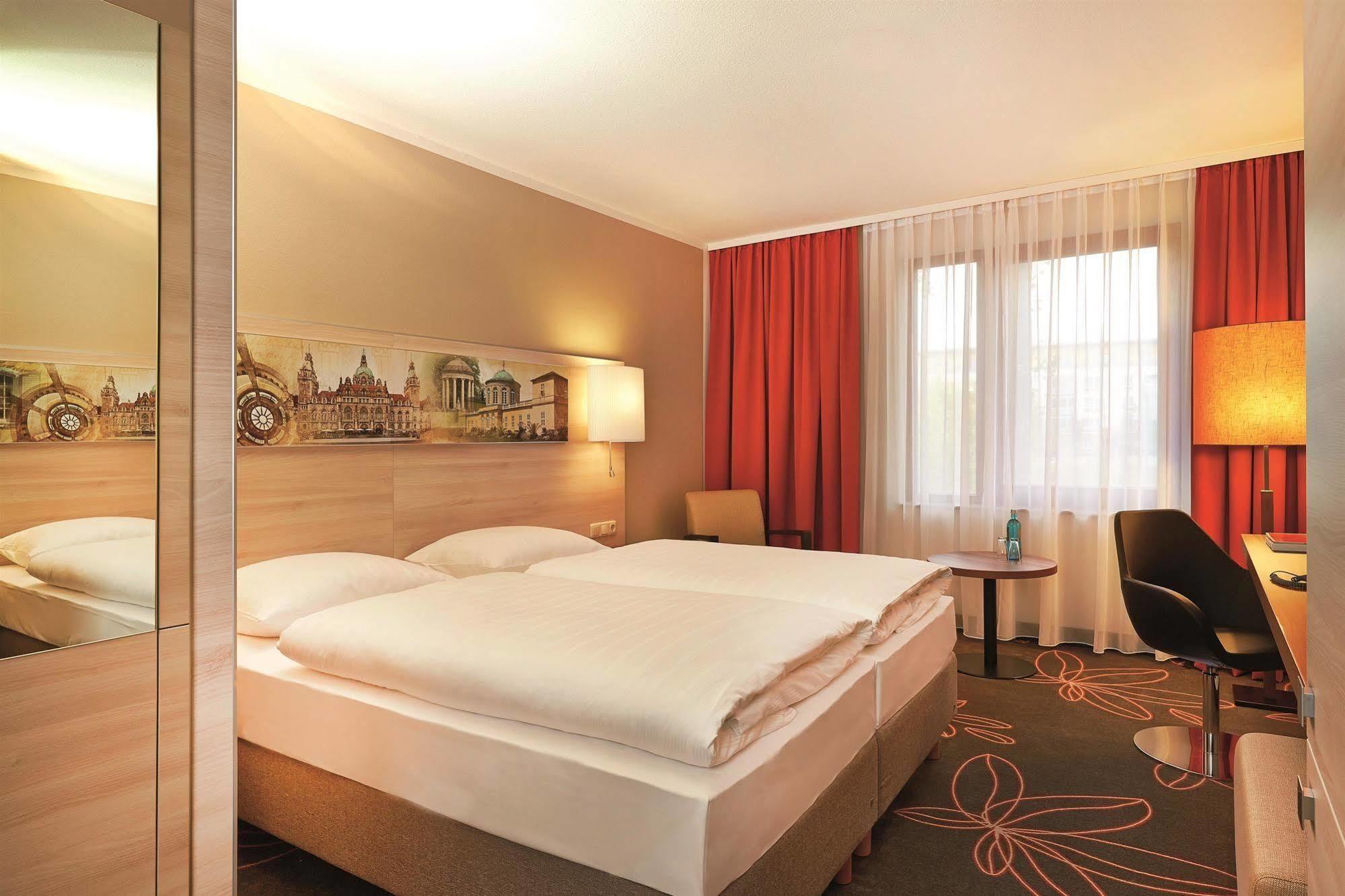 เอช+ โฮเต็ล ฮันโนเวอร์ Hotel ภายนอก รูปภาพ