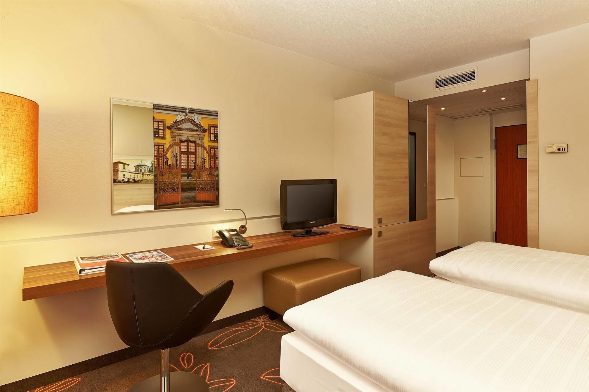 เอช+ โฮเต็ล ฮันโนเวอร์ Hotel ภายนอก รูปภาพ