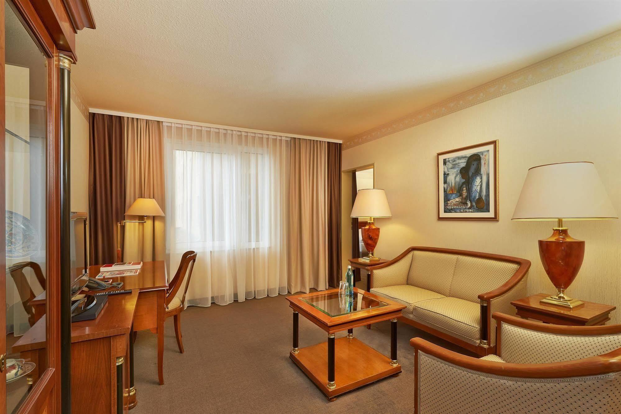 เอช+ โฮเต็ล ฮันโนเวอร์ Hotel ภายนอก รูปภาพ